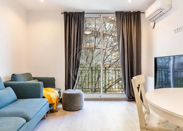 Apartment Near Sagrada Familia